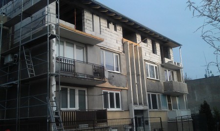 Nadstavba a zateplenie bytovky